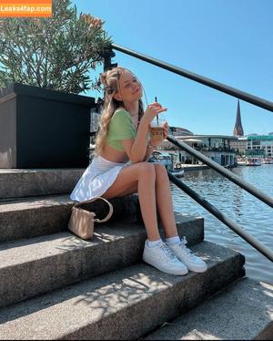 Lea Peach photo #0151