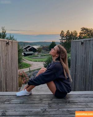 Lea Peach photo #0161