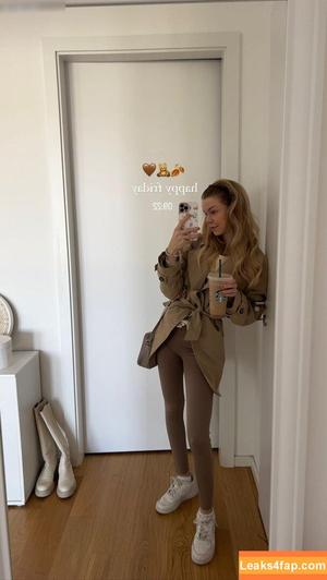 Lea Peach photo #0180