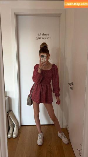 Lea Peach photo #0182