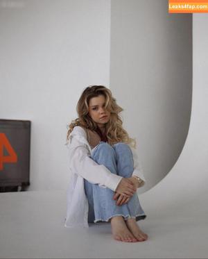 Lea Peach photo #0185