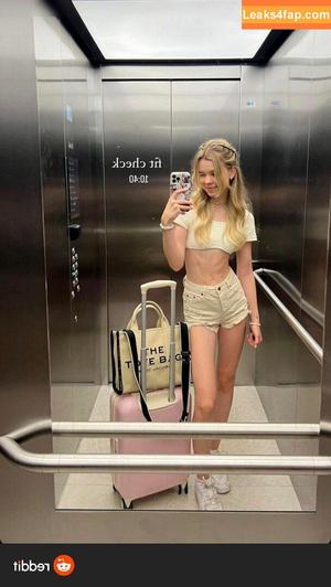 Lea Peach photo #0190