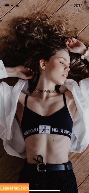 Lea Peach photo #0202