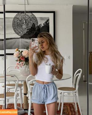 Lea Peach photo #0208