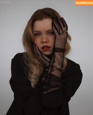 Lea Peach photo #0211