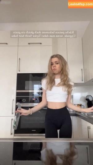 Lea Peach photo #0230