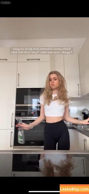 Lea Peach photo #0232