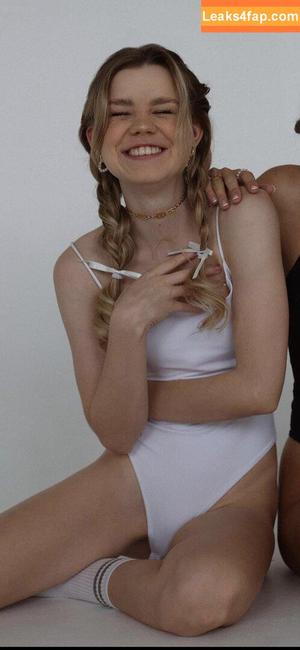 Lea Peach photo #0331