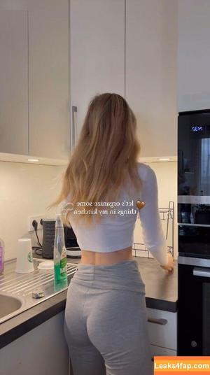 Lea Peach photo #0359
