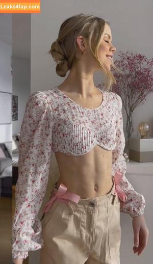Lea Peach photo #0384