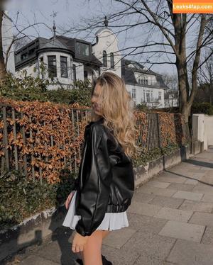 Lea Peach photo #0399