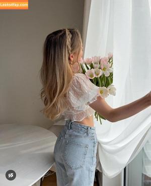 Lea Peach photo #0410
