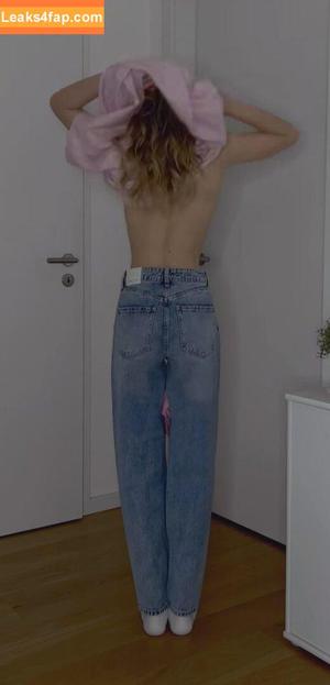 Lea Peach photo #0416