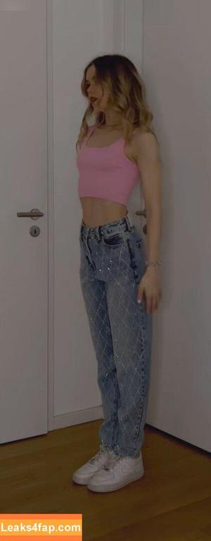 Lea Peach photo #0418