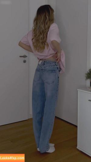Lea Peach photo #0421