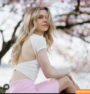 Lea Peach photo #0424
