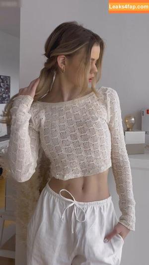 Lea Peach photo #0440
