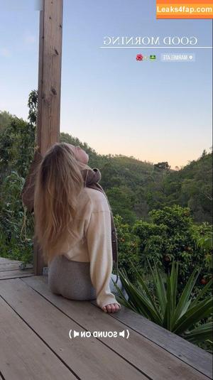 Lea Peach photo #0448