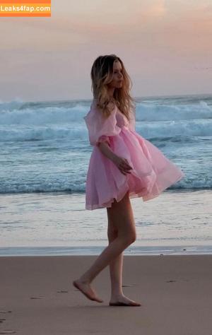 Lea Peach photo #0460