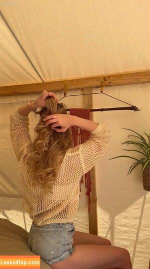 Lea Peach photo #0467