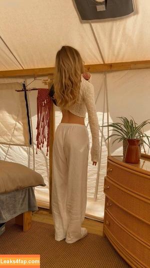 Lea Peach photo #0478