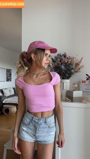 Lea Peach photo #0485
