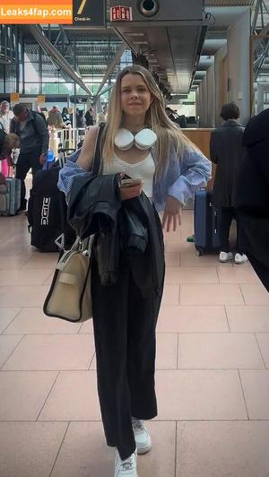Lea Peach photo #0535