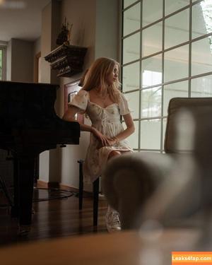 Lea Peach photo #0711