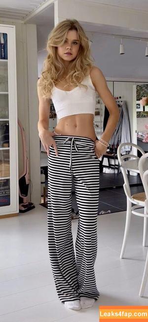 Lea Peach photo #0830