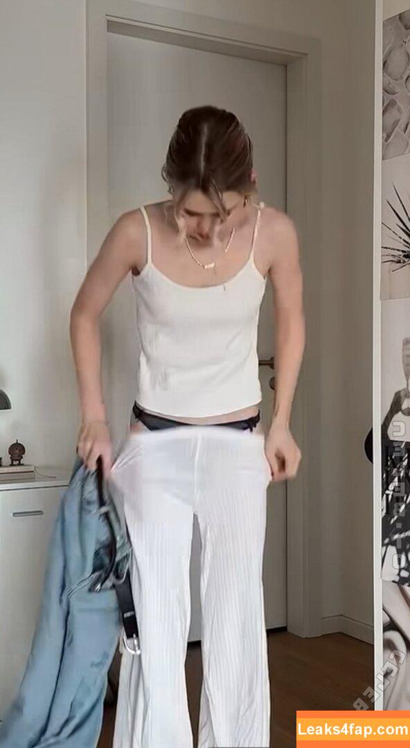 Lea Peach / Looskanal / lea / wifiloo_m leaked photo photo #1229