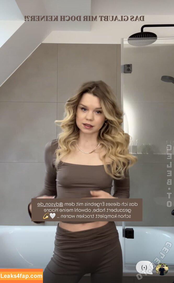 Lea Peach / Looskanal / lea / wifiloo_m leaked photo photo #1253