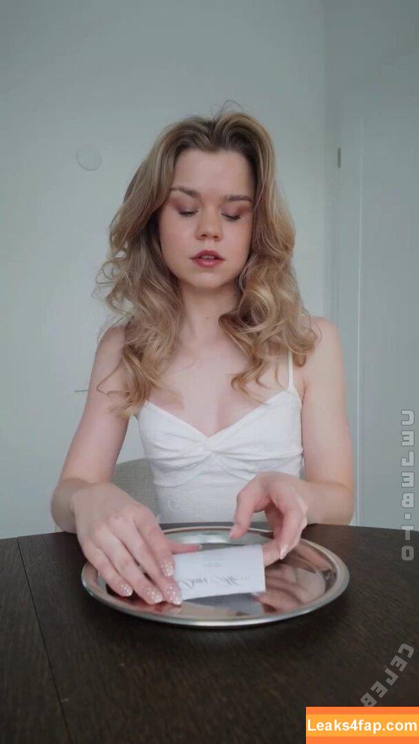 Lea Peach / Looskanal / lea / wifiloo_m leaked photo photo #1284