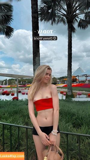 Lea Peach photo #1186