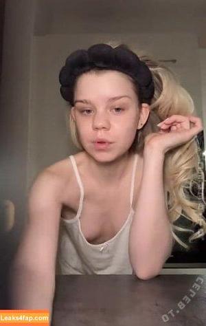 Lea Peach photo #1235