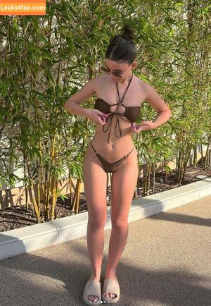 Leah Halton фото #0006