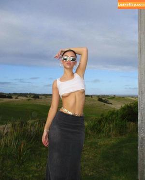 Leah Halton фото #0104