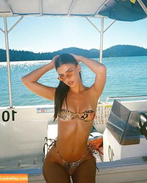 Leah Halton фото #0301