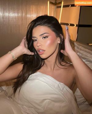 Leah Halton photo #0419
