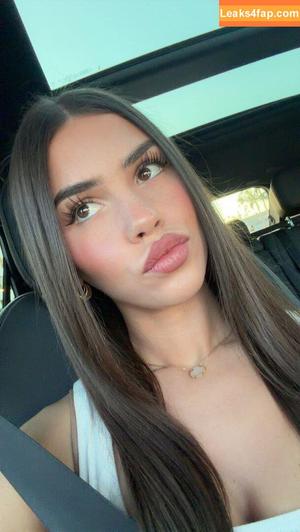 Leah Halton photo #1070