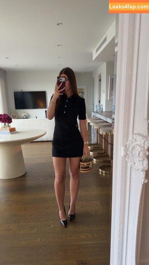 Leah Halton photo #1257