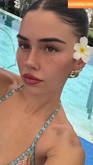 Leah Halton photo #1276