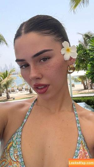 Leah Halton photo #1278