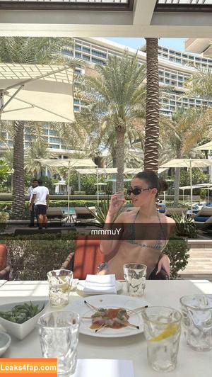 Leah Halton photo #1281