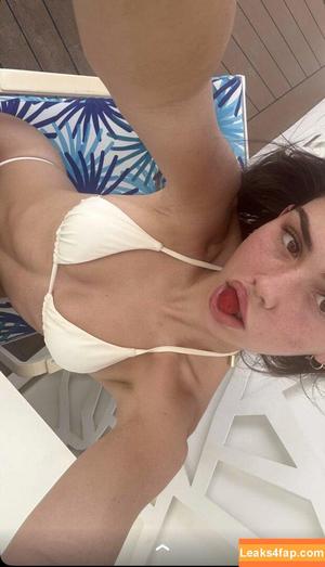 Leah Halton photo #1315