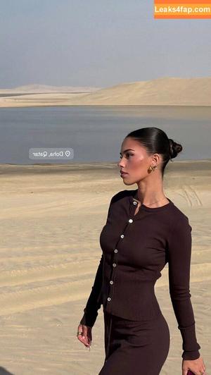 Leah Halton photo #1317