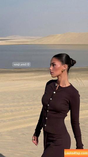 Leah Halton photo #1318