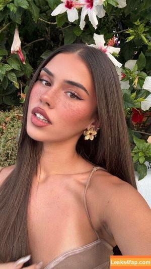 Leah Halton photo #1323