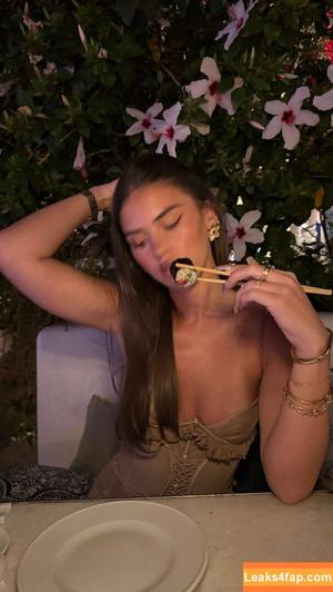 Leah Halton photo #1336