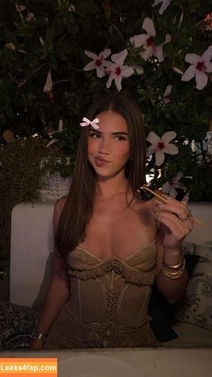 Leah Halton photo #1339