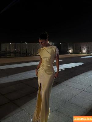 Leah Halton photo #1342